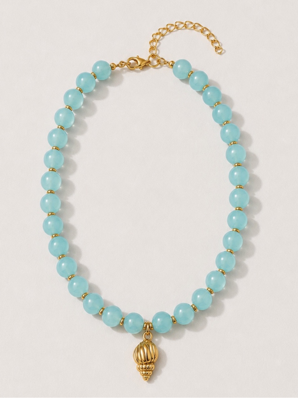 New! Coastal Preppy Colorful Blue Beaded Gold Shell Necklace NWOT 5004